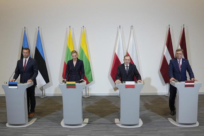 Poland and Baltic borders at risk amidst Belarus military and migrant tensions